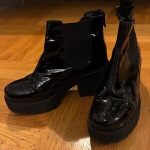 Vagabond Black Patent Leather Ankle Boots